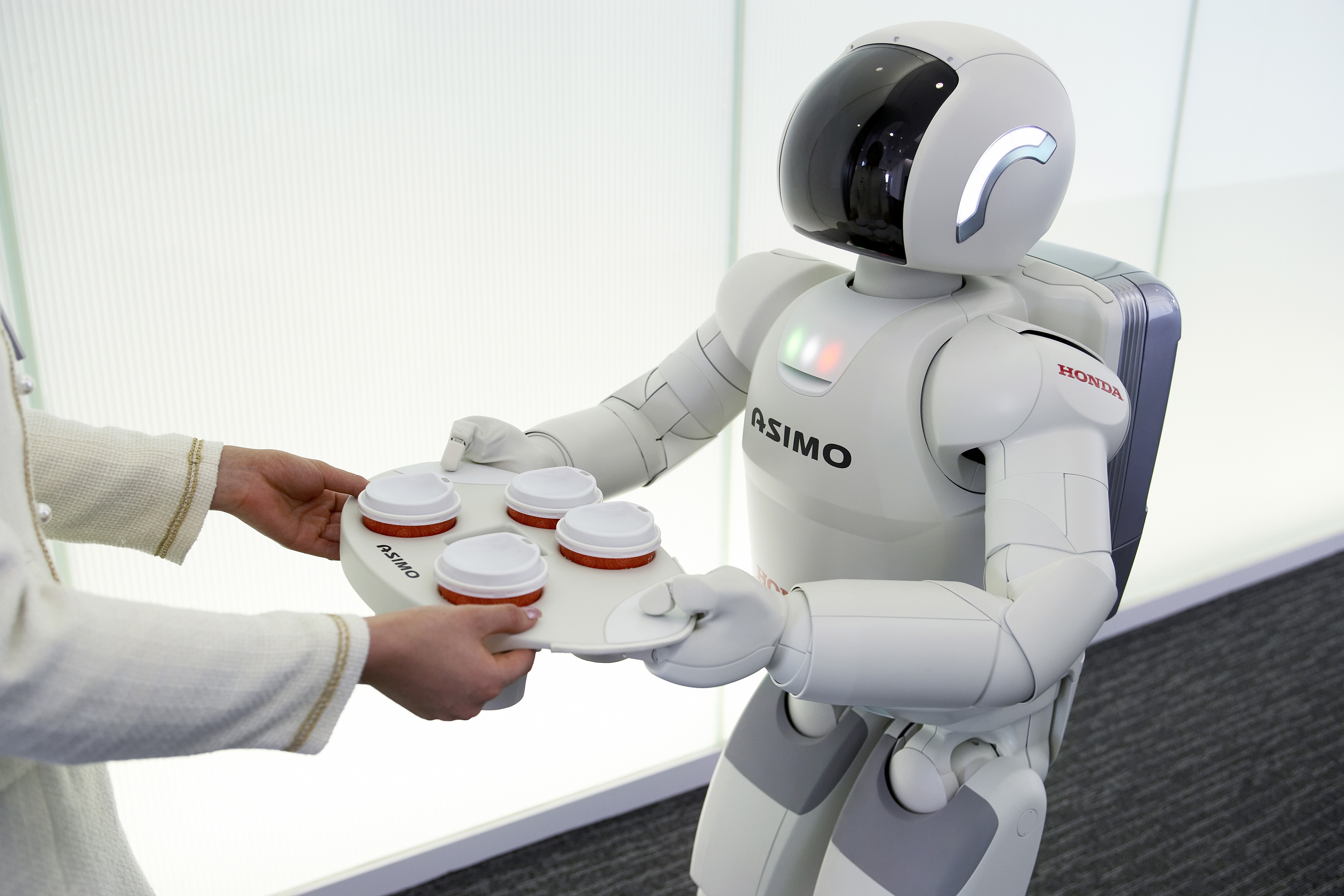 Роботы помощники в быту. Робот андроид ASIMO. 10. ASIMO (Honda). Honda ASIMO Robot. Первый робот ASIMO.