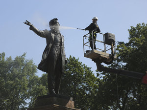 Karcher отмыл памятник Пушкину в Санкт-Петербурге | 