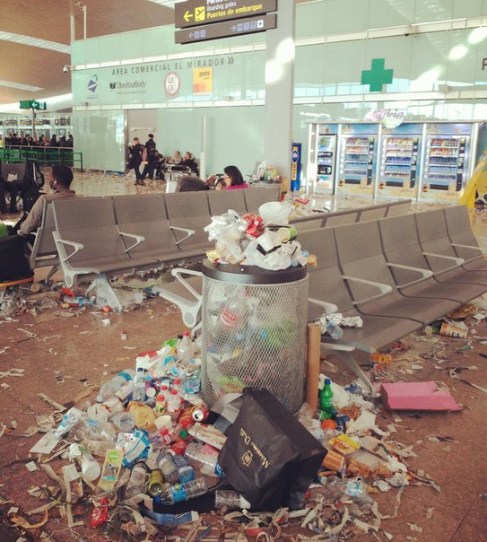 В испанском аэропорту проходит забастовка уборщиков